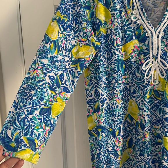 Like New Lilly lemon Top - Picture 4 of 7